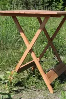 Складаний дерев’яний стіл 71×49 см, висота 62 см