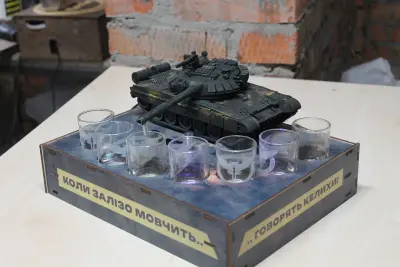 Автоматичний наливатор Танк Т-72 на 4 чарки