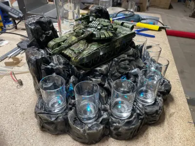 Автоматичний наливатор Танк Т-72 Premium на 7 чарок зі стелою
