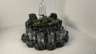 Автоматичний наливатор Танк Т-72 Premium на 7 чарок зі стелою