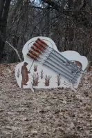 Підлогова підставка для 6 шампурів із фанери з гравіюванням, 92×60 см