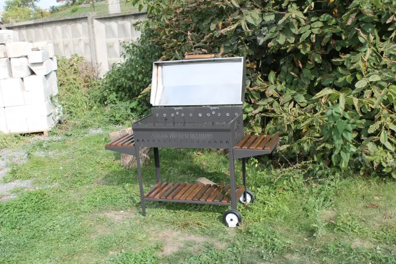 Steel and Wood Folding Side Table for Lux Grill