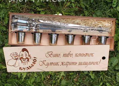 Дерев’яний тубус для шампурів із відділенням для чарок 58×17,5×8 см
