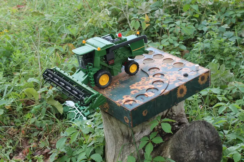 Автоматичний наливатор-комбайн у стилі John Deere із пшеничною жаткою на 5 чарок
