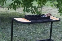 Стаціонарний мангал «Ватра» на 12 шампурів зі знімною жаровнею та столиками