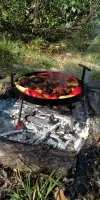 Сталева сковорода для багаття з центральним отвором і кришкою, 30 см