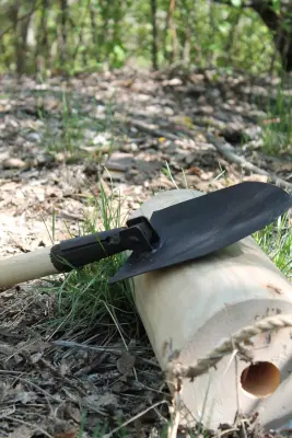 Складна саперна лопатка 57 см із дерев’яним держаком