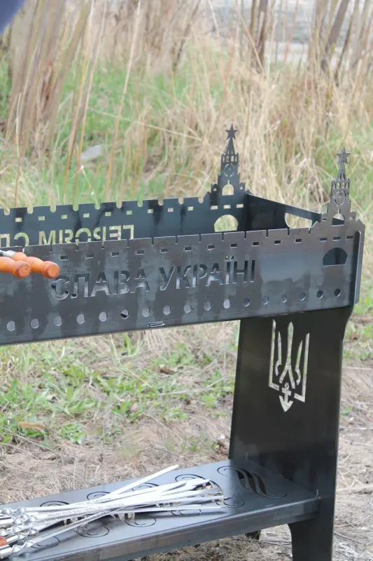 МАНГАЛ РОЗБІРНИЙ ВИСОКИЙ (з декоративною опорною перегородкою для дров чи вугілля) — 8.0