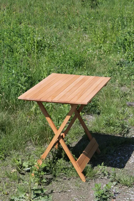 Складаний дерев’яний стіл 71×49 см, висота 62 см