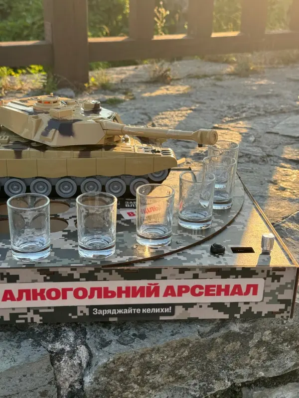 Автоматичний наливатор «Танк 1» на 4 чарки