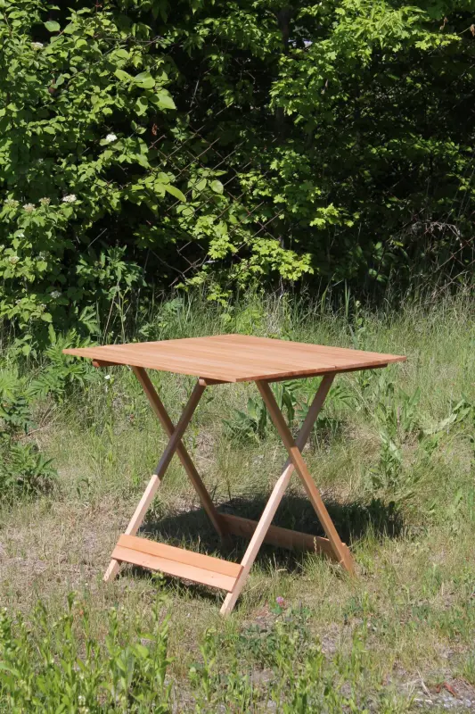 Складаний дерев’яний стіл 71×49 см, висота 62 см