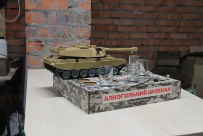 Наливач напоїв «Танк 2» на 4 чарки