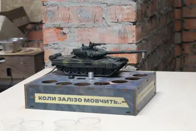 Автоматичний наливатор Танк Т-72 на 4 чарки