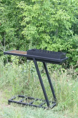 Стаціонарний мангал Гарт зі столиком і знімною жаровнею 68×35×18 см на 12 шампурів