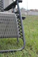 Складане крісло-шезлонг із підголівником і підставкою для напоїв, чорне