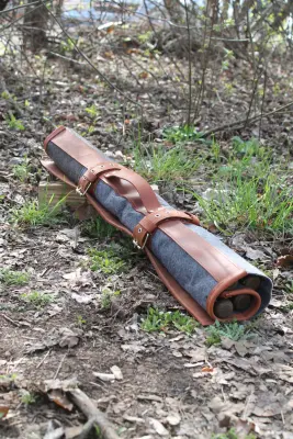 Набір шампурів «Лайт»: 6 із дерев’яними ручками та 1 подвійний, у шкіряно-фетровому чохлі