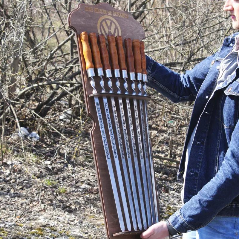 Настінна підвіска для шампурів із гравіюванням