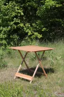 Складаний дерев’яний стіл 71×49 см, висота 62 см