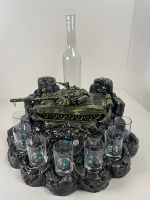 Автоматичний наливатор Танк Т-72 Premium на 7 чарок зі стелою